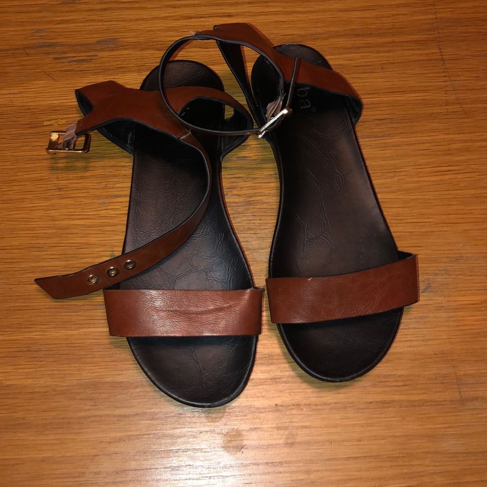 Diba sandals